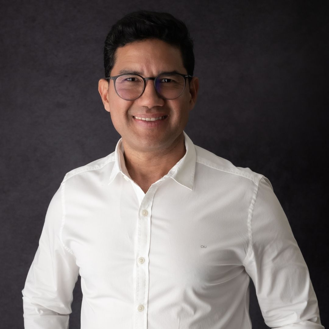 Retrato casual do Dr. Erick Nunes